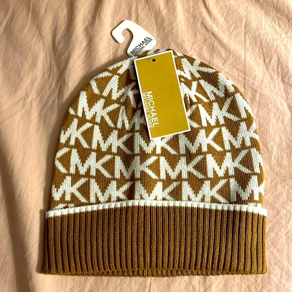 MK BEANIE - NWT
